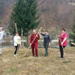 Мешканці Лугів прибирали прибережні смуги навпроти своїх дворів